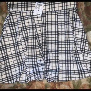 plaid black & white skirt!